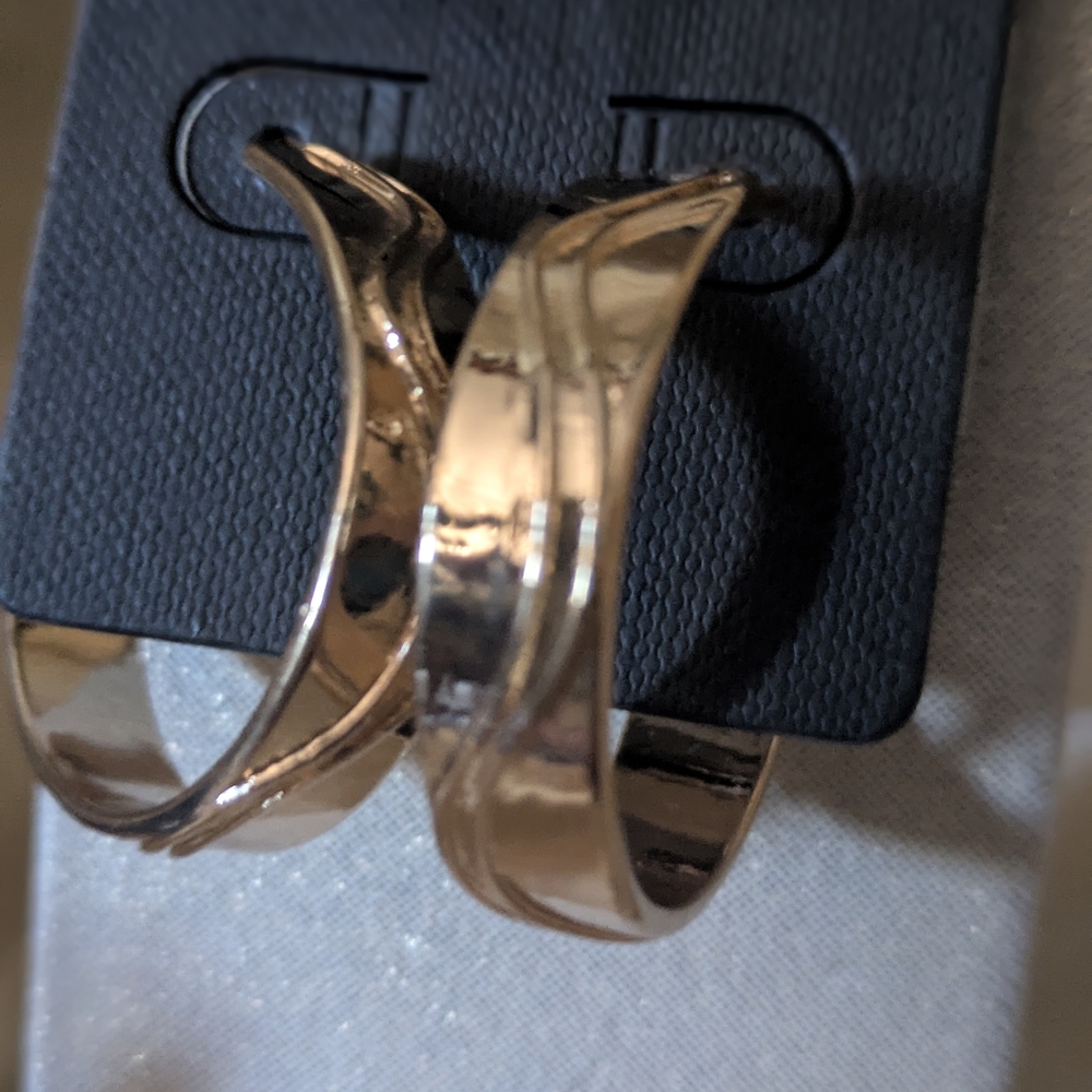 7 Days Of Goldtone Hoop Earrings Full Week Hoop & Circle Earrings NWT Ava Aiden - Picture 6 of 11